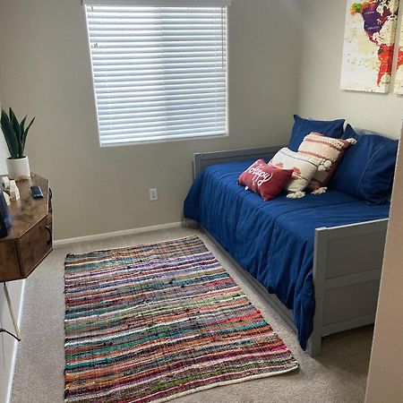 New Beautifully Remodeled Home In لاس فيغاس المظهر الخارجي الصورة