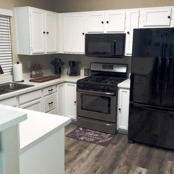 New Beautifully Remodeled Home In لاس فيغاس المظهر الخارجي الصورة
